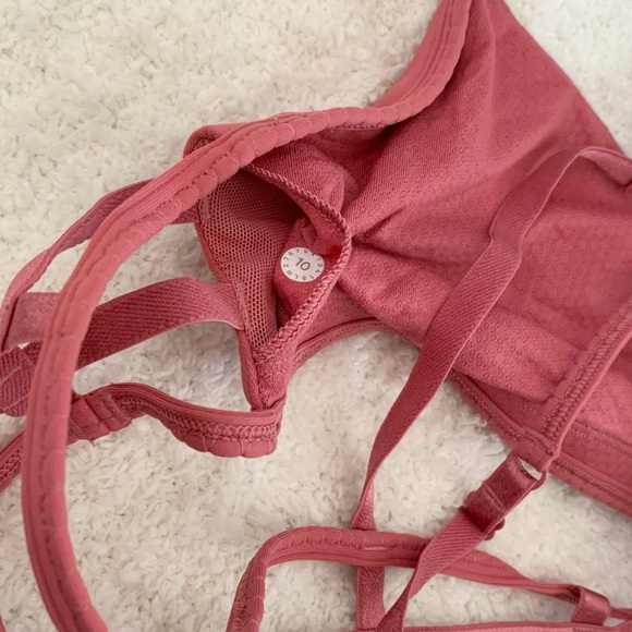 1093.♎️Lululemon hot spell bra - Picture 3 of 5